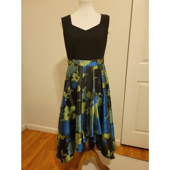 Womems R&M Richard's dress high low blue/green/metallic size 8 sleeveless - Picture 7 of 11